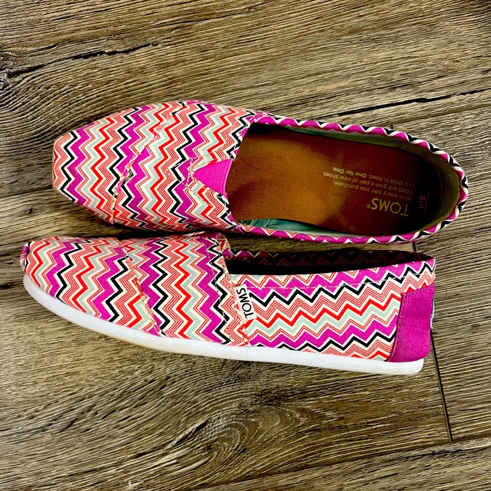 Women’s Toms Size 8